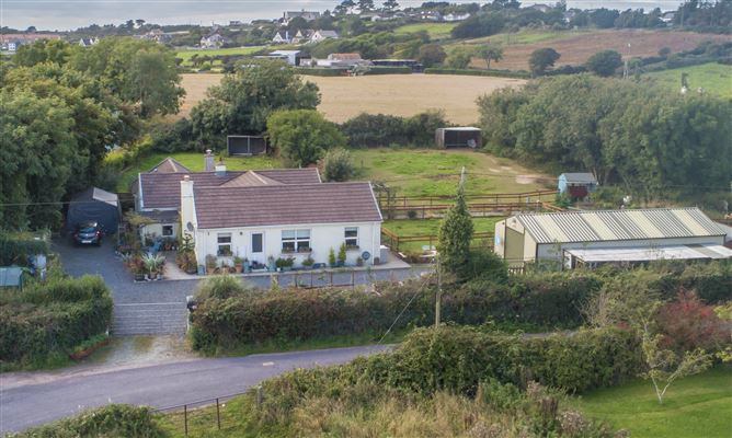 Main image for Creaden Cottage, Ascurra, Dunmore East, Waterford