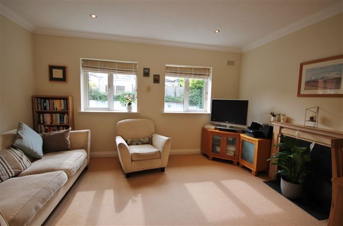 8 Weirview, Chapelizod, Dublin 20