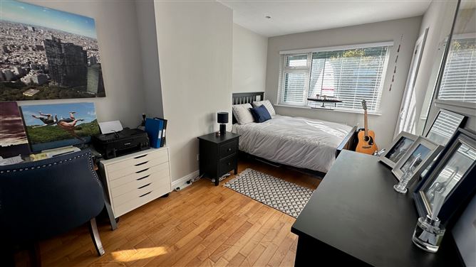 16 Saint Gerards Place, Rochestown, Cork