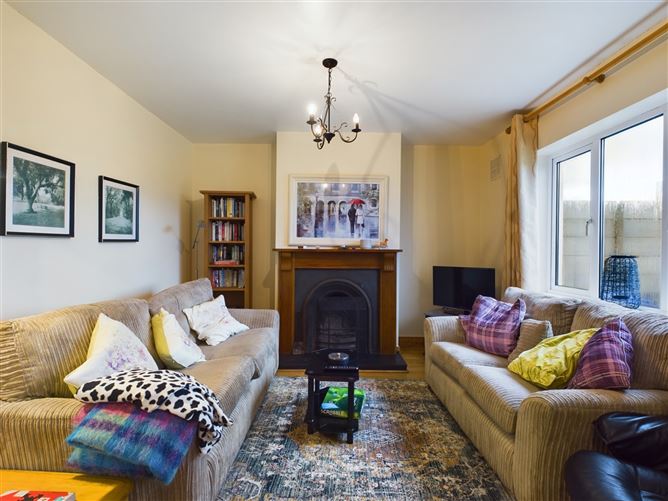 7 Atlantean Cottages, Kilkee, Co. Clare.