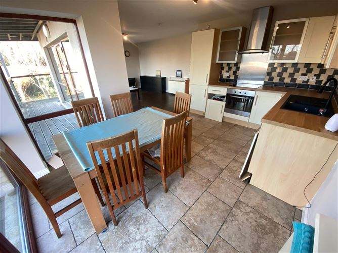 Hunters Hall, Hunters Wood, Ballycullen, Dublin 24