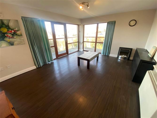 Hunters Hall, Hunters Wood, Ballycullen, Dublin 24