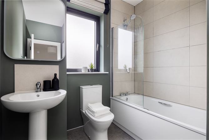 https://photos-a.propertyimages.ie/media/2/9/5/4999592/9c75c88f-c2b5-4bcf-84c4-bdb14f22ed0a_l.jpg