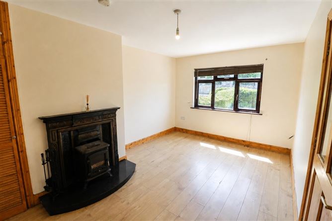 12 Pearse Square, Carrick-on-Suir, Tipperary