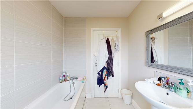 Photo 26 of 31 — 8 Dodderbrook Rise, Ballycullen, Dublin