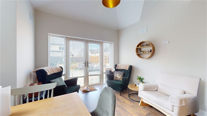 Photo 9 of 31 — 8 Dodderbrook Rise, Ballycullen, Dublin