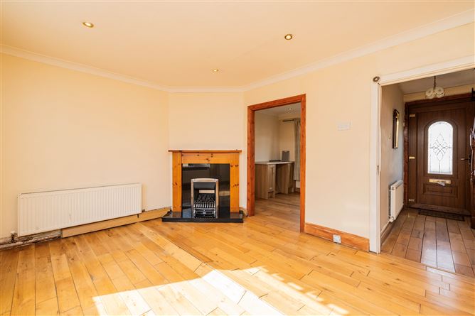 https://photos-a.propertyimages.ie/media/2/9/7/4953792/4d3b3380-a528-4d52-8e05-61d1165b6020_l.jpg