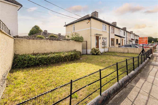 https://photos-a.propertyimages.ie/media/2/9/7/4953792/4d3b3380-a528-4d52-8e05-61d1165b6020_l.jpg