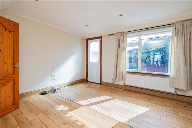 https://photos-a.propertyimages.ie/media/2/9/7/4953792/4d3b3380-a528-4d52-8e05-61d1165b6020_l.jpg