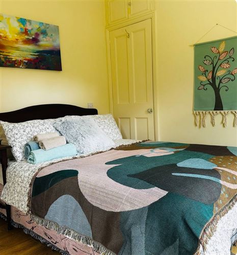 https://photos-a.propertyimages.ie/media/2/9/7/4954792/e68df964-7da9-4c01-8833-ffdd498974fa_l.jpg