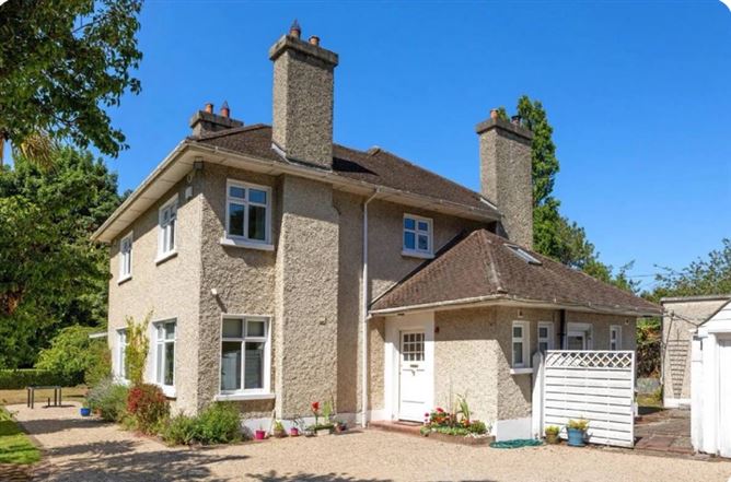https://photos-a.propertyimages.ie/media/2/9/7/4954792/e68df964-7da9-4c01-8833-ffdd498974fa_l.jpg