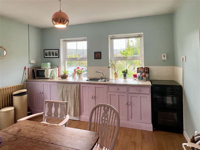 Lilac Cottage, Knocknagroagh, Ballyvaughan, Co. Clare