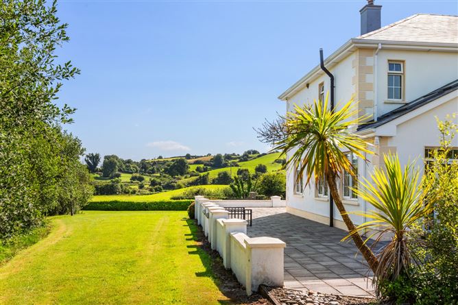 https://photos-a.propertyimages.ie/media/2/9/8/5016892/a2fbb0ae-92a0-4b7d-8dff-82b108f1438b_l.jpg