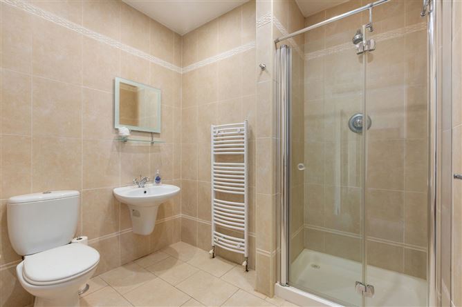 https://photos-a.propertyimages.ie/media/2/9/8/5016892/a2fbb0ae-92a0-4b7d-8dff-82b108f1438b_l.jpg
