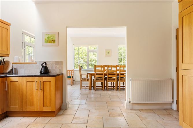 https://photos-a.propertyimages.ie/media/2/9/8/5016892/a2fbb0ae-92a0-4b7d-8dff-82b108f1438b_l.jpg