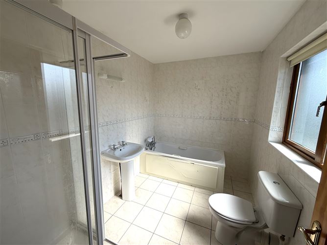 Photo 21 of 23 — 64 Westbury Woods, Enniscorthy, Wexford