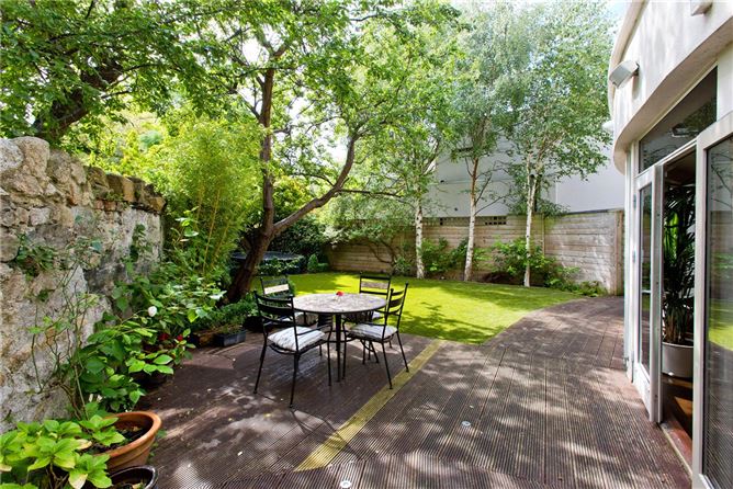 28 St Alban's Park, Sandymount, Dublin 4