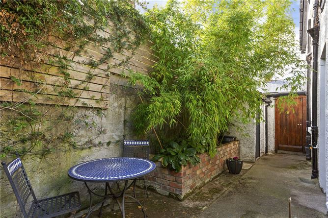 60 St Alban's Park, Sandymount, Dublin 4