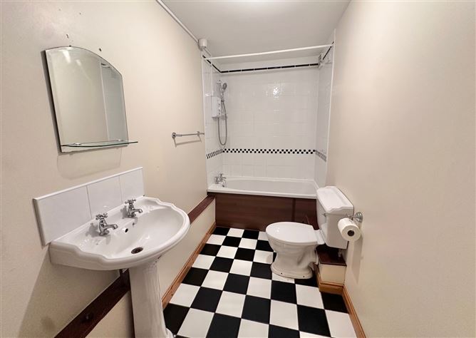 40 Riverside, Monaghan Town