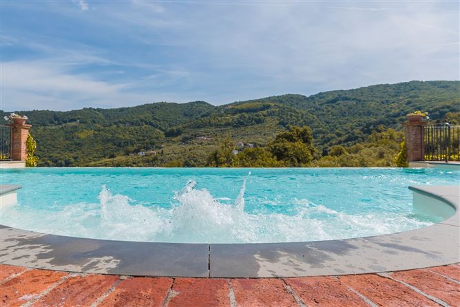 Tuscan Mahogany,Monsummano Terme,Tuscany,Italy