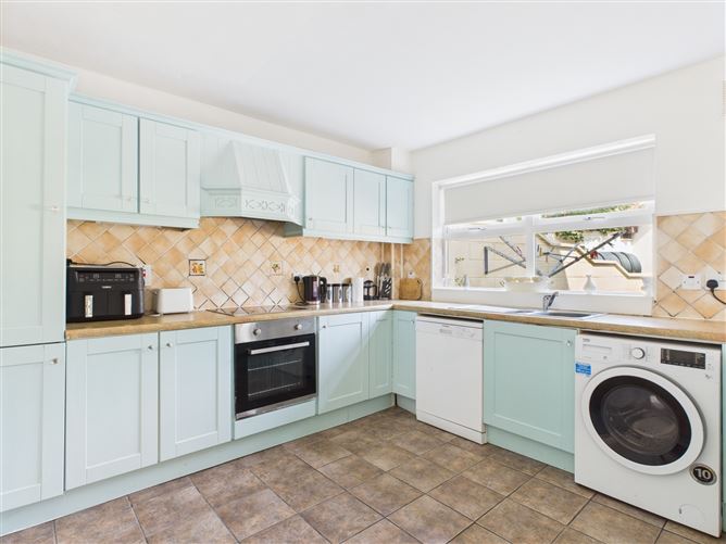 2 Living Village, Mountshannon, Co. Clare