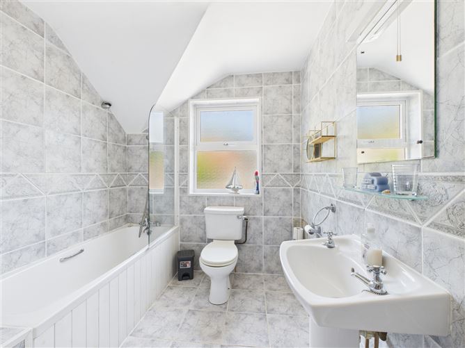 2 Living Village, Mountshannon, Co. Clare