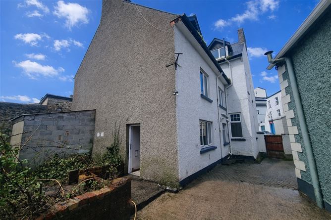 The Diamond, Clones, Monaghan