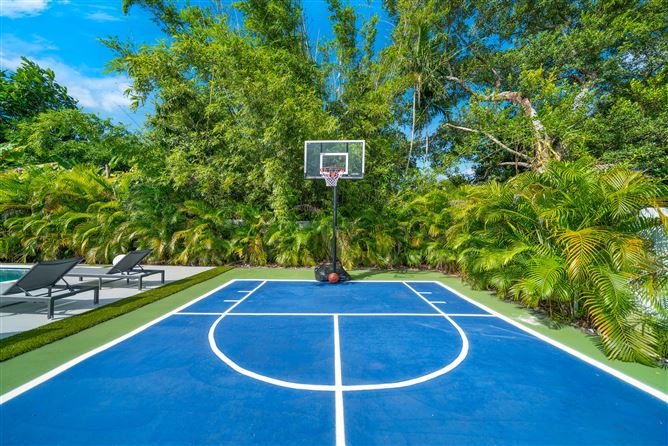 Photo 9 of 10 — Palms & Saltwater,Miami,Florida,USA