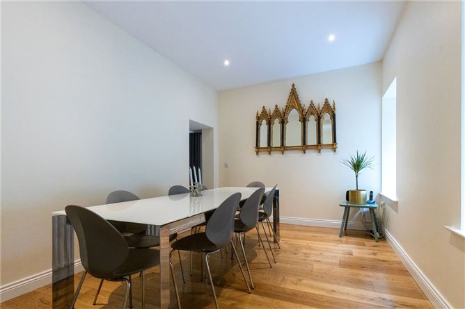 Crinken Lodge, Crinken Lane, Shankill, Dublin 18
