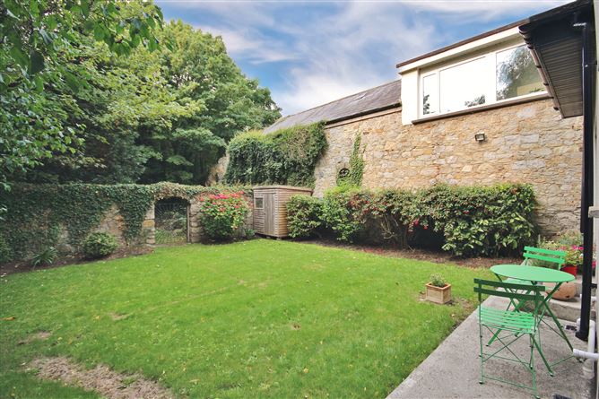 Crinken Lodge, Crinken Lane, Shankill, Dublin 18