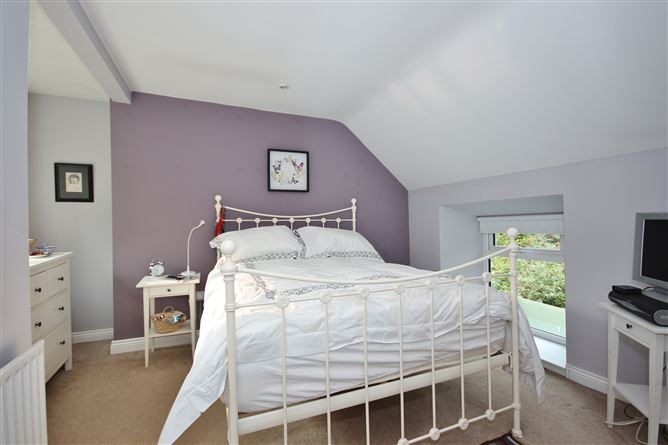 Crinken Lodge, Crinken Lane, Shankill, Dublin 18