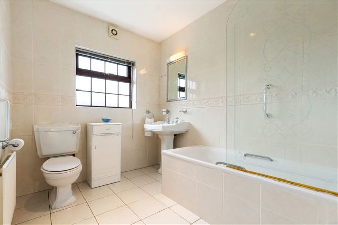Ashgrove, 66 Foxrock Manor, Foxrock, Dublin 18