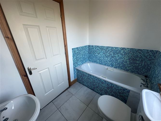 5 Greenfields, Cashel, Tipperary