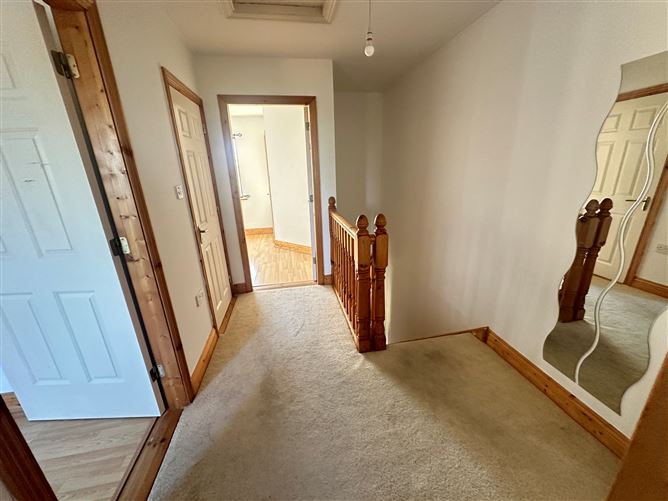 5 Greenfields, Cashel, Tipperary