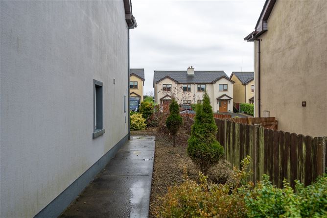22 Cairn Hill View, Drumlish, Co. Longford.