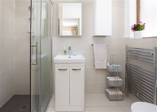 200 Holywell, Kilmacud Road Upper, Goatstown, Dublin 14