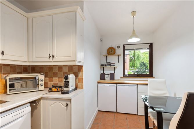 Photo 5 of 12 — 33 Cremorne, Terenure, Dublin 6