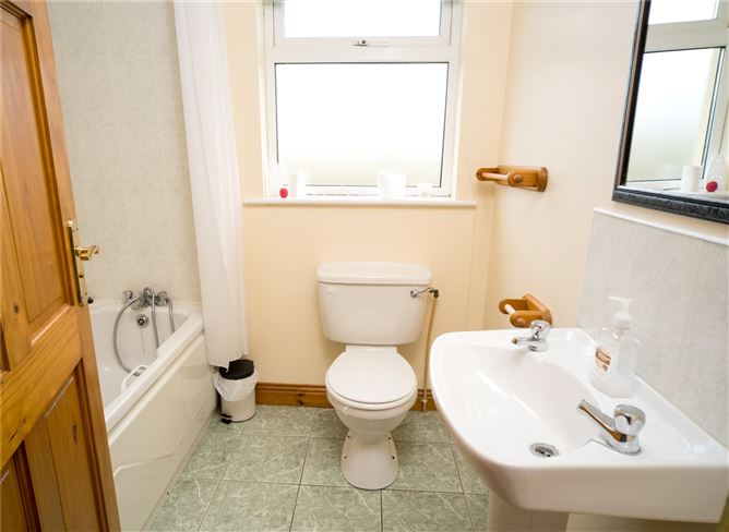 14 Georges Head, Golf Links Road, Kilkee, Co. Clare