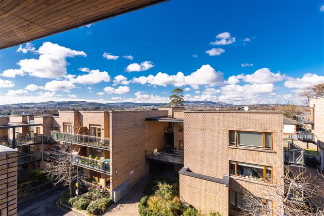 98 Ridge Hall, The Ash, Shanganagh Road, Ballybrack, County Dublin