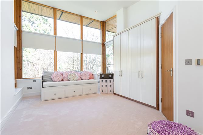 98 Ridge Hall, The Ash, Shanganagh Road, Ballybrack, County Dublin