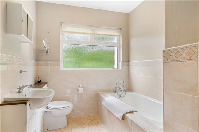 72 Avondale Court, Blackrock, Co. Dublin