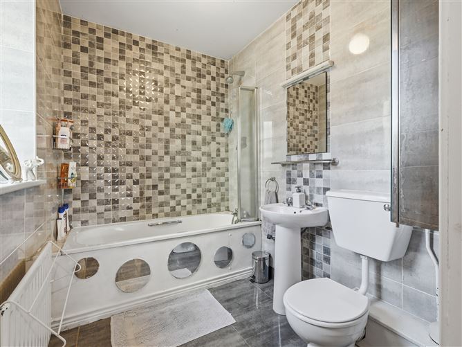 2 Sruthán Mhuirlinne, Ballybane, Galway City