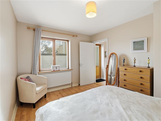 2 Sruthán Mhuirlinne, Ballybane, Galway City