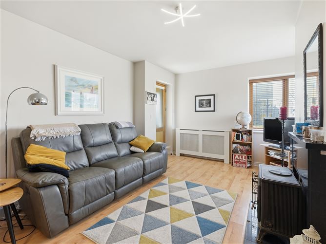 2 Sruthán Mhuirlinne, Ballybane, Galway City