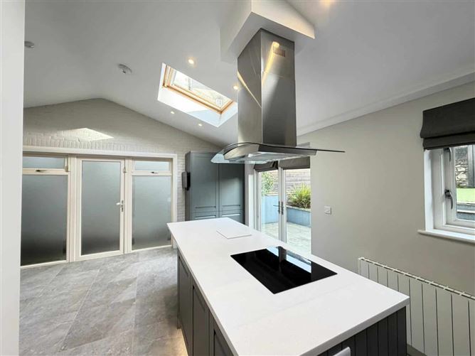 Dunville Avenue, Ranelagh