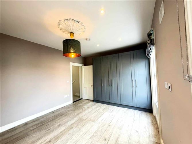 Dunville Avenue, Ranelagh