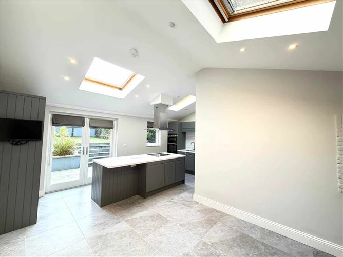 Dunville Avenue, Ranelagh