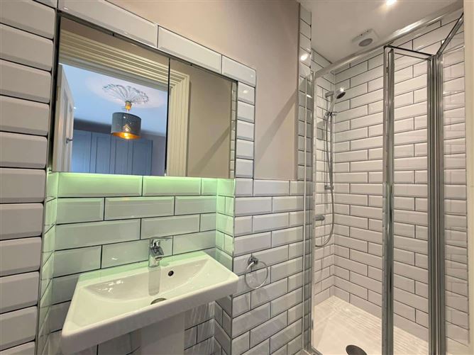 Dunville Avenue, Ranelagh