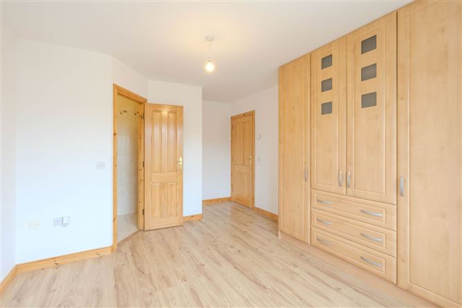 Photo 18 of 33 — 90 Drumalee Manor, Cavan, County Cavan