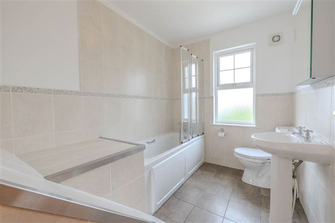 Photo 24 of 33 — 90 Drumalee Manor, Cavan, County Cavan